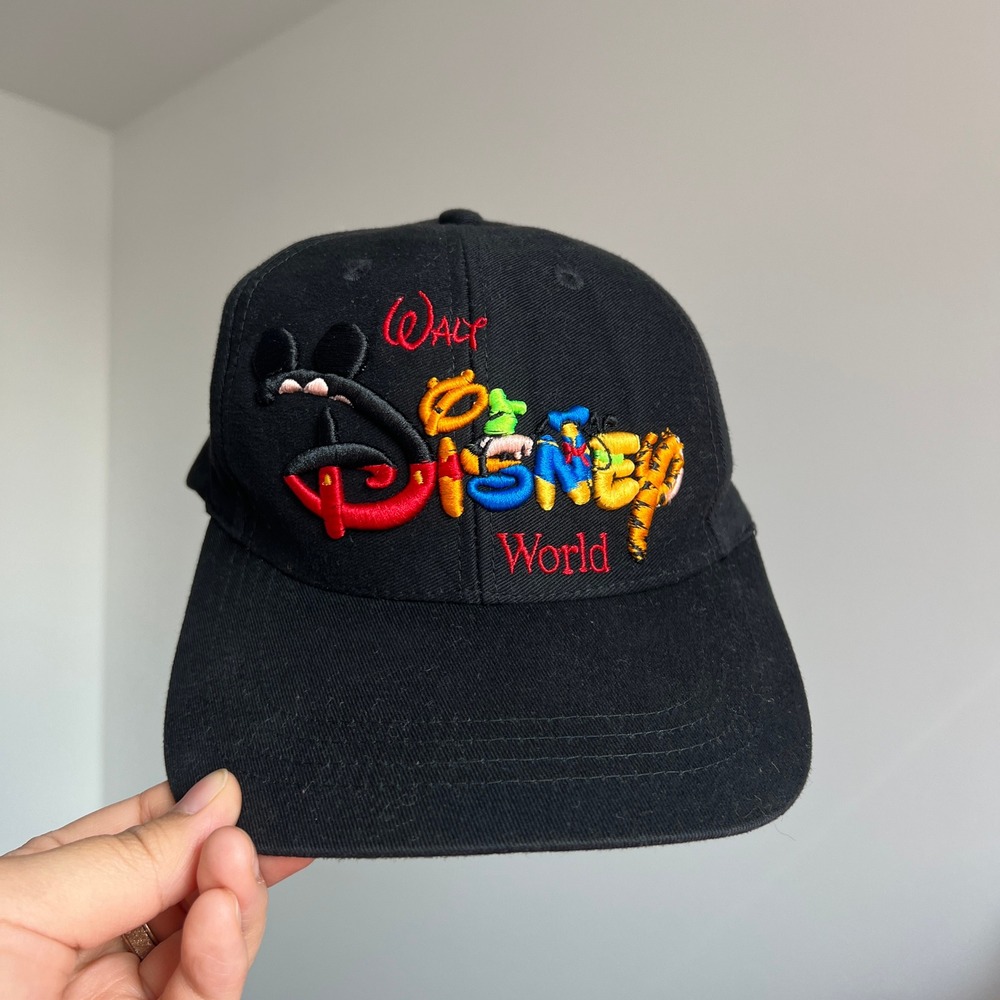 Vintage Walt Disney World Black Cotton Embroidered Raised Letter Snackback Hat